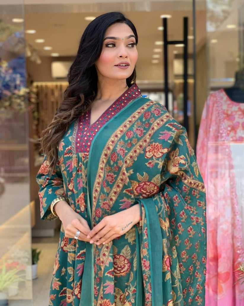 Women Green Floral Printed Regular Kurta with Palazzos & With Dupatta