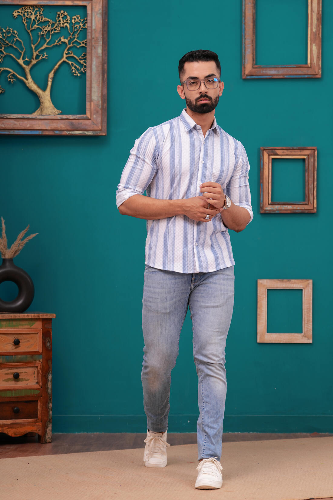 LITE BLUE STRIP LINING SHIRT