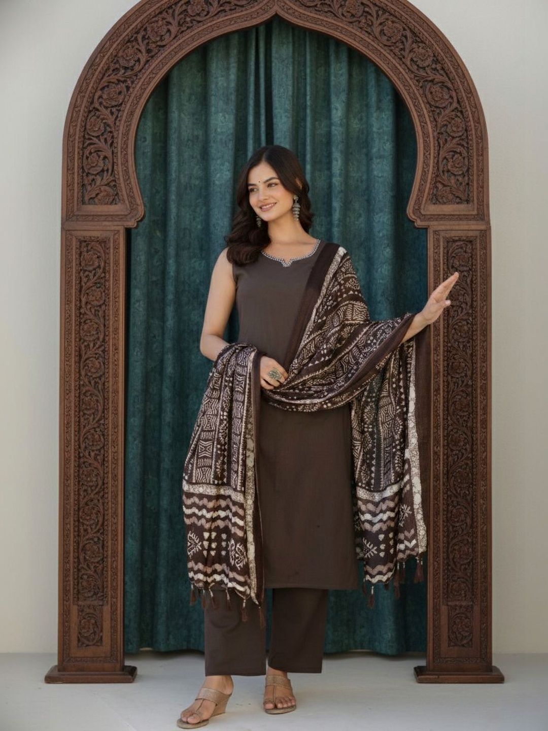 Brown Cotton Flex Sleeveless Kurta and Pant Set with Dupatta